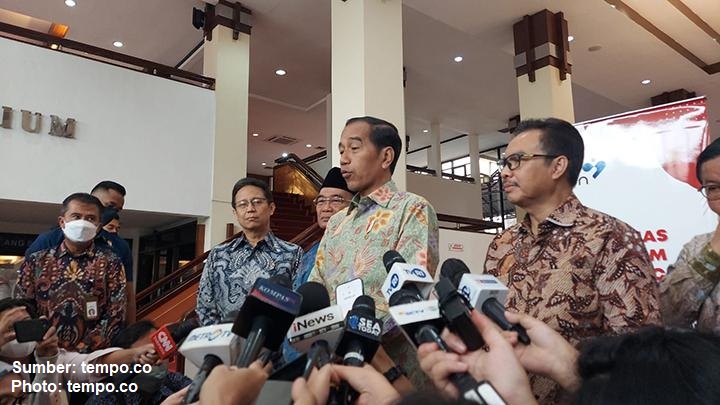 Pemberian biskuit ke anak stunting